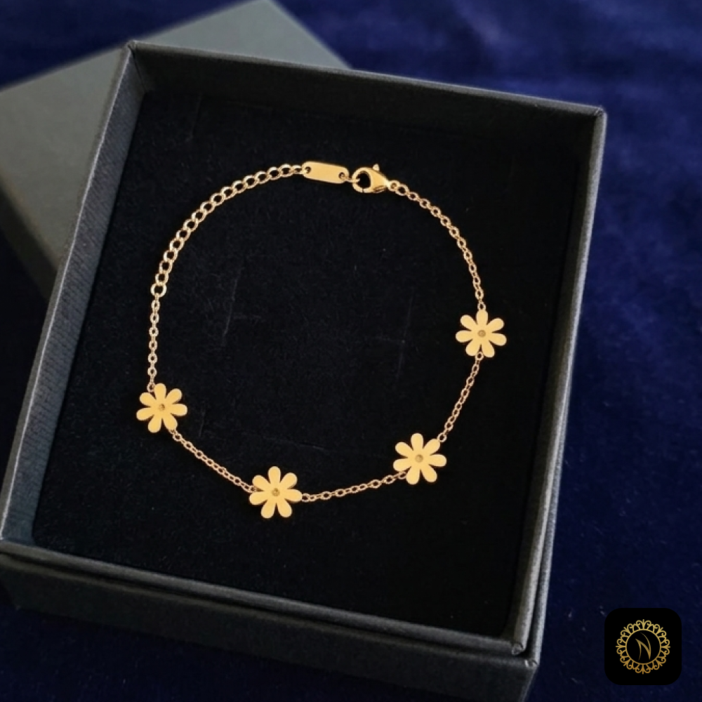 Charming Gold Daisy Floral Chain Link Bracelet